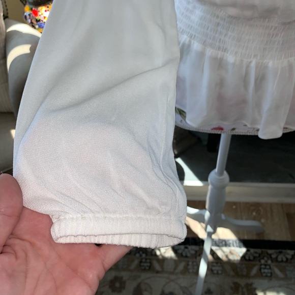 Crossover blouse - Picture 2 of 4